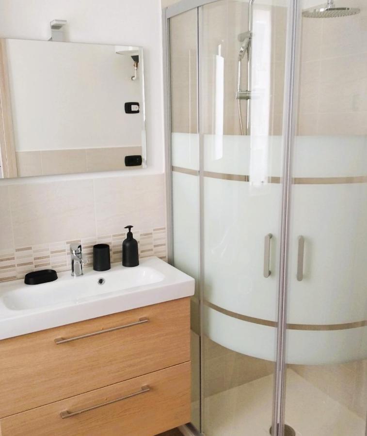 La Petite Maison Daire Agrate Brianza Dış mekan fotoğraf